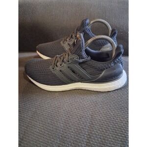 Adidas UltraBoost Shoes Size 7.5 Womens 4.0 DNA Core‎ Black White Sneakers